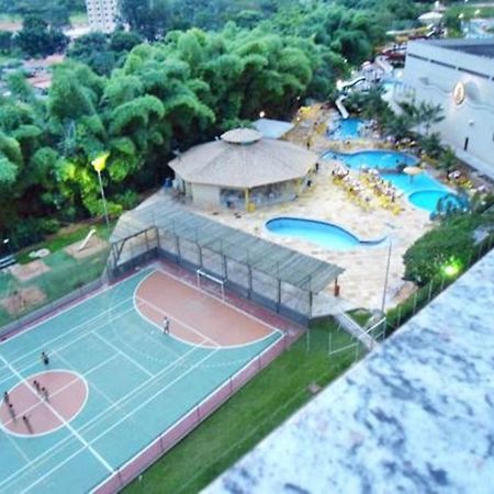 Flat Golden Dolphin Grand Hotel - Quarto E Sala Com Roupa De Cama E Banho - Piscinas 24H Caldas Novas Exterior photo